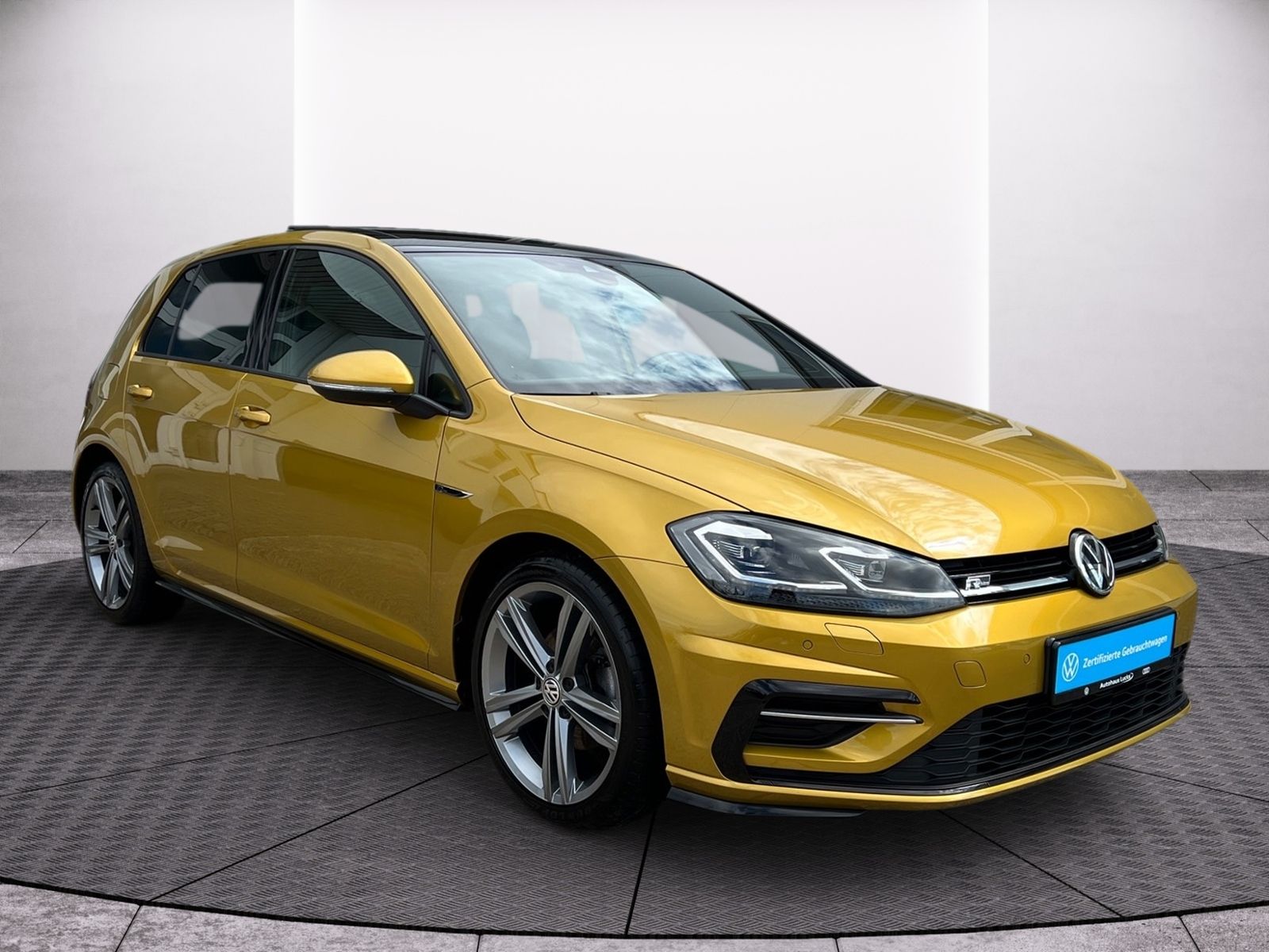 Volkswagen Golf VII 1.5 TSI R-Line LED Dynaudio Pano Kamera foto 3