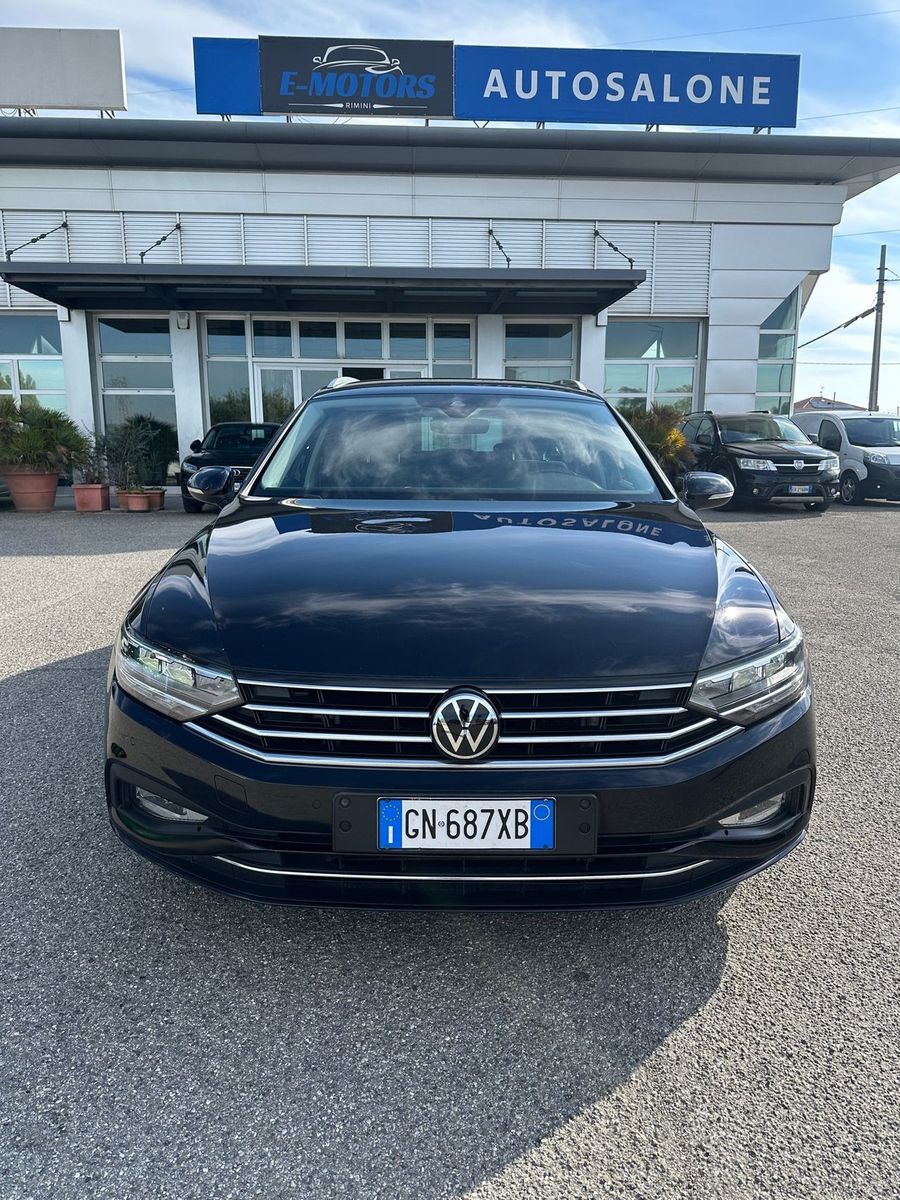 Volkswagen Passat Variant 2.0 TDI SCR EVO DSG Bu imagem 2
