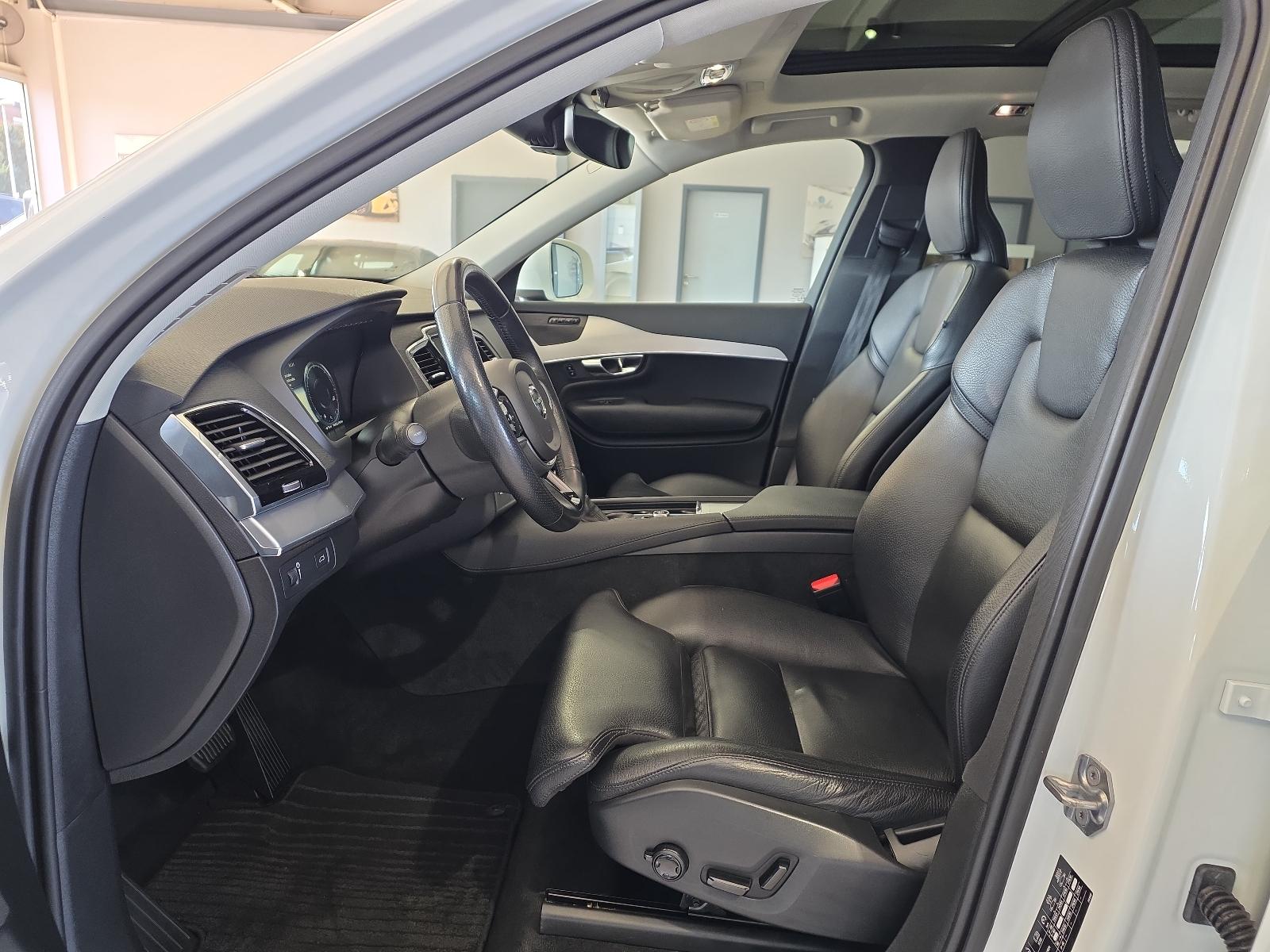 Volvo XC90 D5 Momentum AWD AHK Pano FourC 360° WinterP