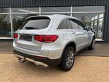 Mercedes-Benz GLC 300 de 4Matic+Leder+AHK+ - Hybrid (Diesel/Elektro): Plug-In Hybrid, Geländewagen