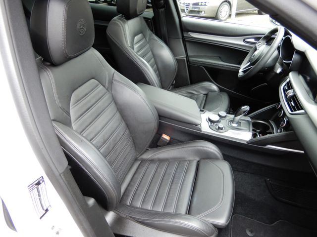 Fahrzeugabbildung Alfa Romeo Stelvio 2.2 Diesel Super Q4 Veloce Pak. Pano Nav