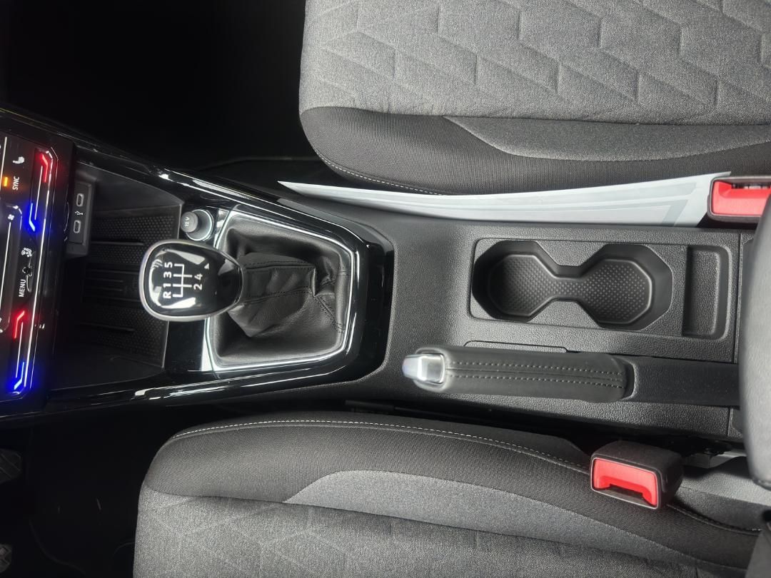 Fahrzeugabbildung Volkswagen T-Cross 1.0 TSI 70 kW Life Kamera,LED,Navi,SHZ
