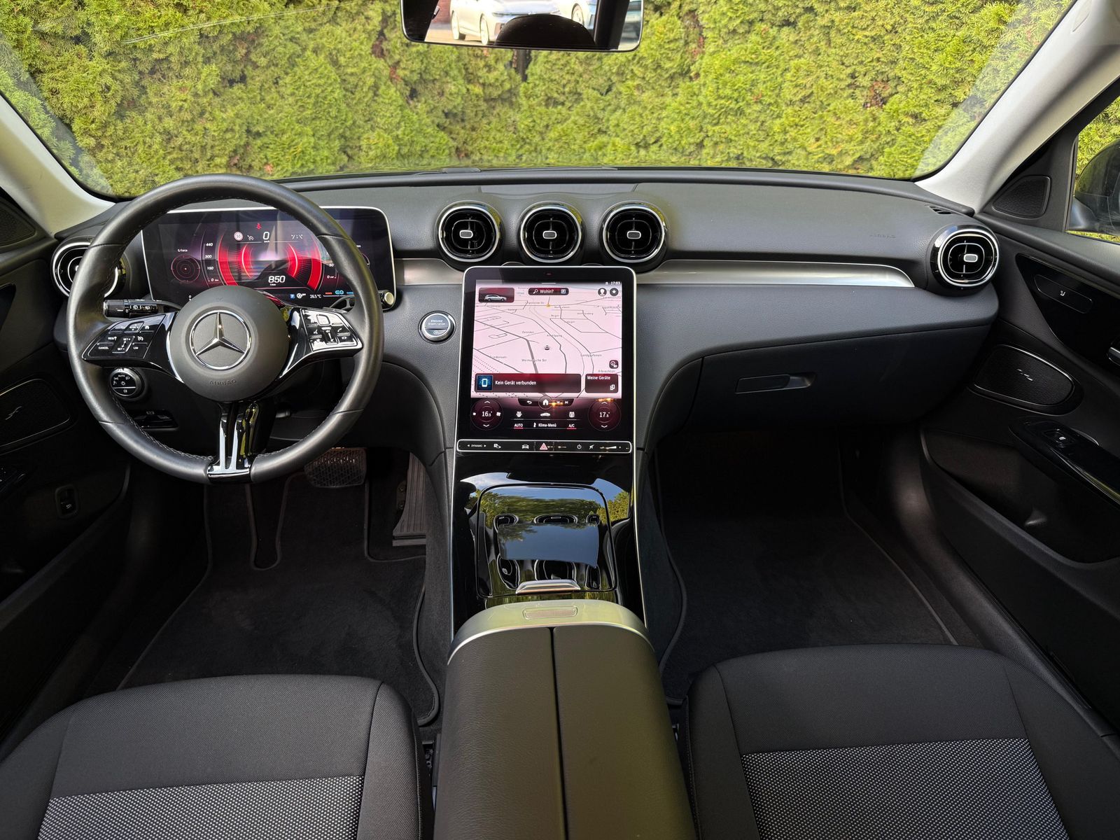 Fahrzeugabbildung Mercedes-Benz C 220 d T 9G LED+MBUX+KAMERA+SHZ+PARK+DAB