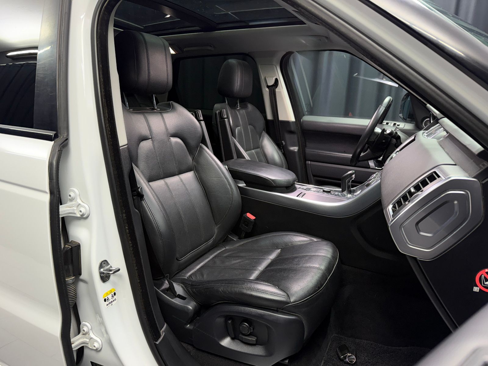 Fahrzeugabbildung Land Rover Range Rover Sport HSE Dynamic|AHK|PANO