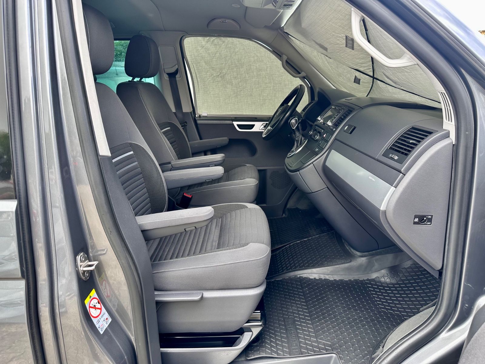 Fahrzeugabbildung Volkswagen T5 MULTIVAN CUP*MOD.2015+AUTOM+7SITZER+20LM
