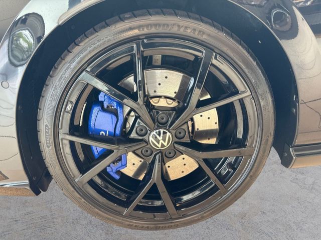 Golf VIII Variant R 2.0 TSI DSG 4M BLACKSTYLE