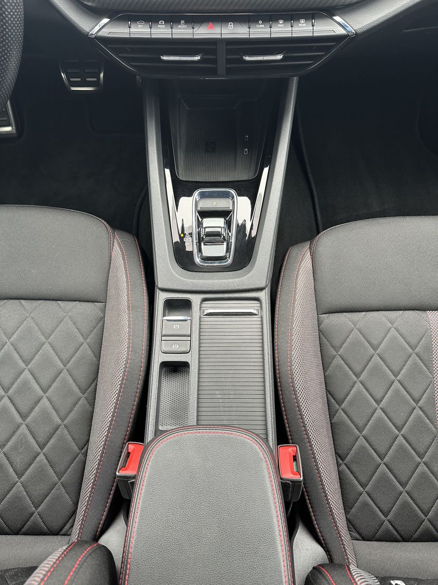 Fahrzeugabbildung SKODA Octavia Combi 2.0 TDI DSG RS NAV+LED+KAMERA+19ZO