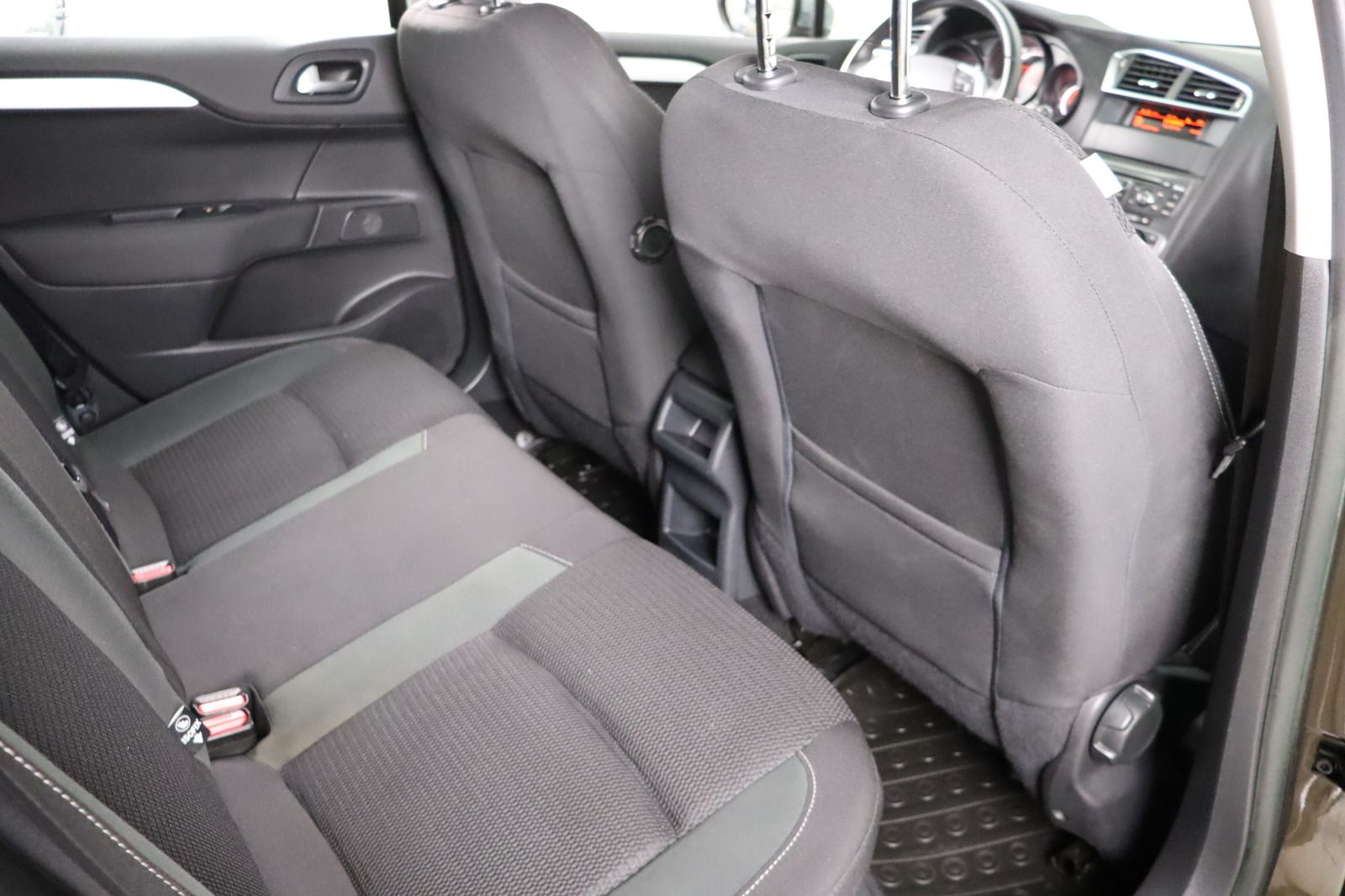 Fahrzeugabbildung Citroën C4 1.6 * HU 03.2028 * Selection