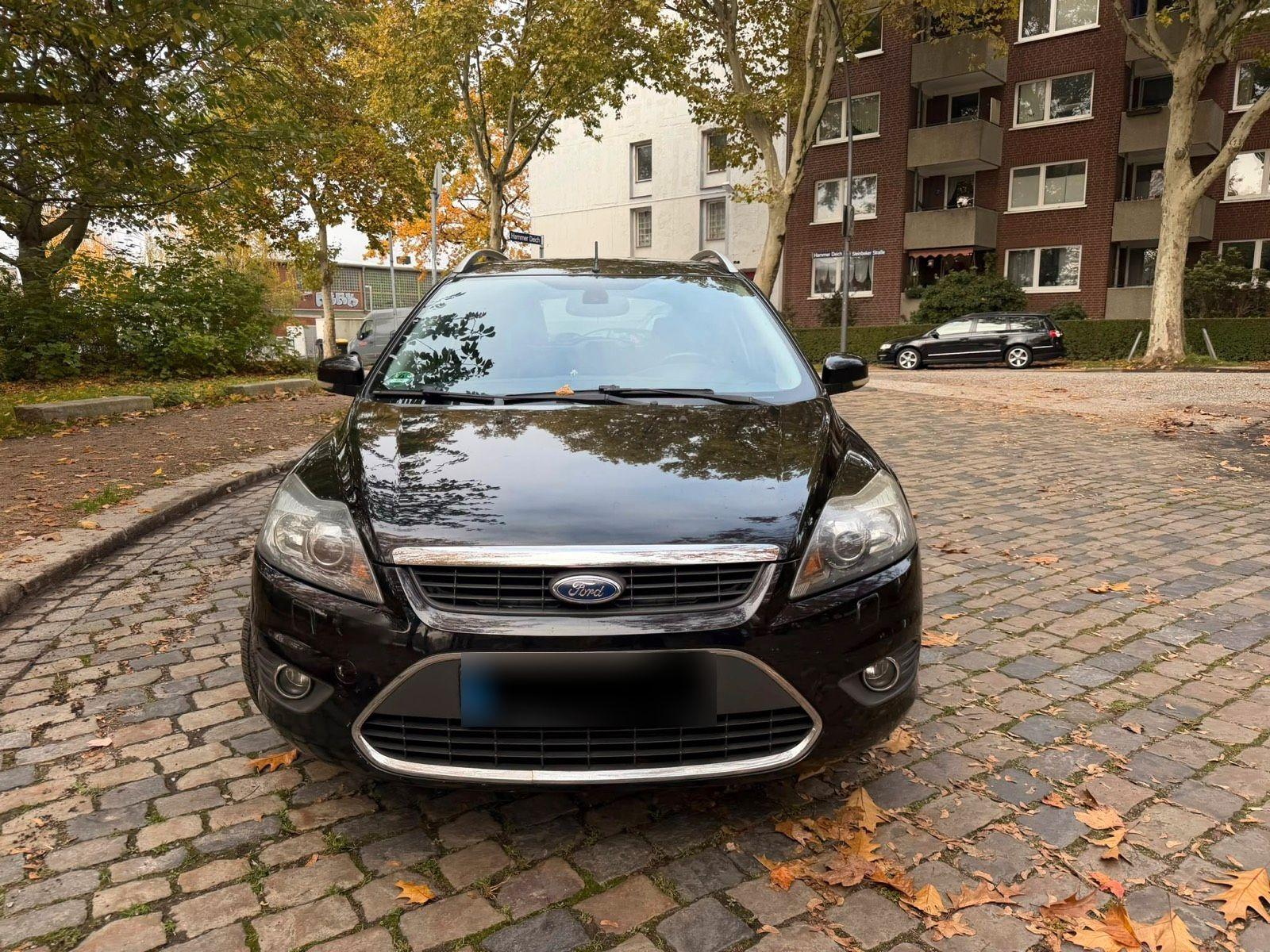 Ford Focus 2009 — салон