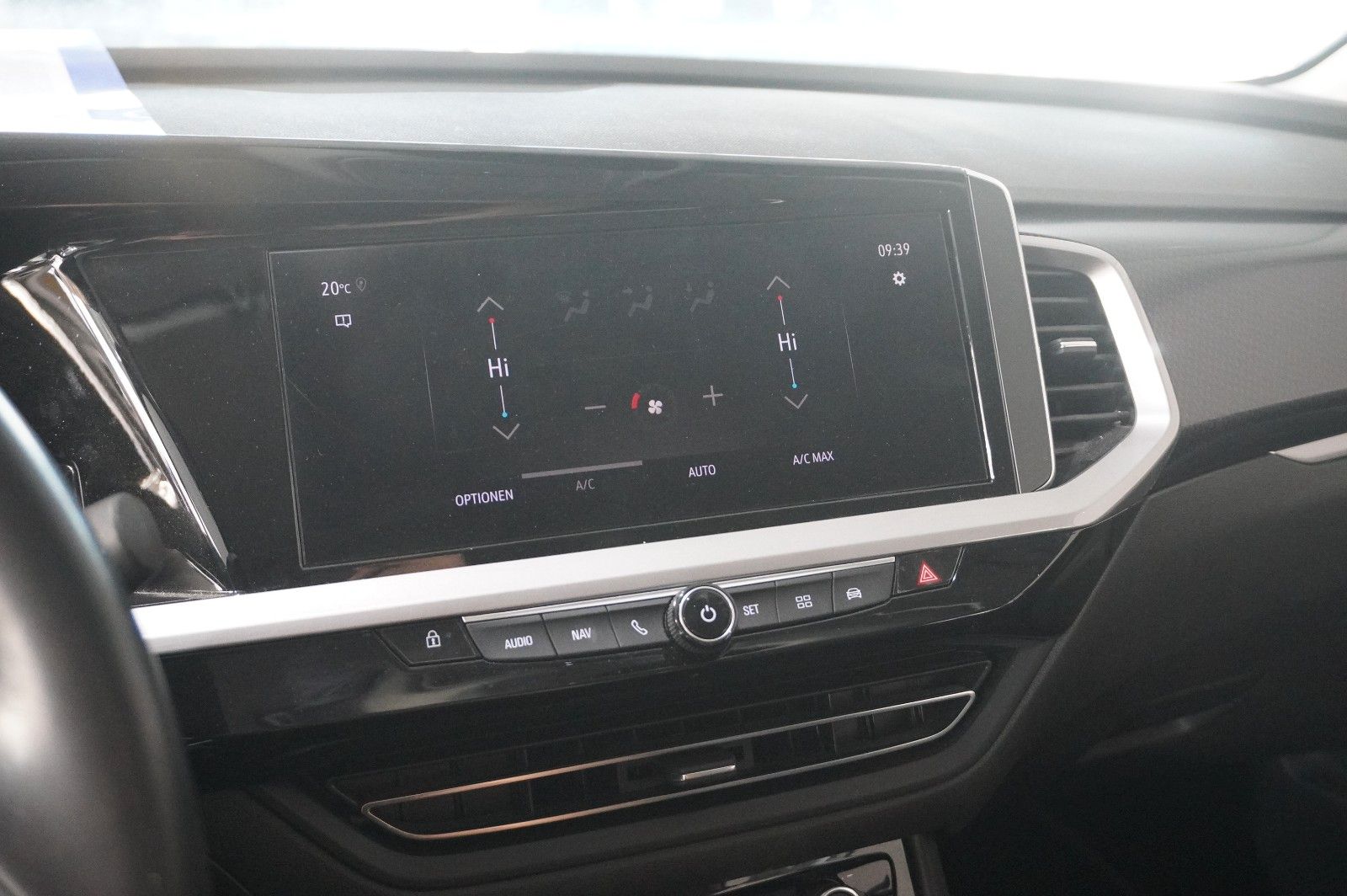 Fahrzeugabbildung Opel Grandland (X) 1.2T GS SPORT NAVI/LED/KAMERA/DAB+