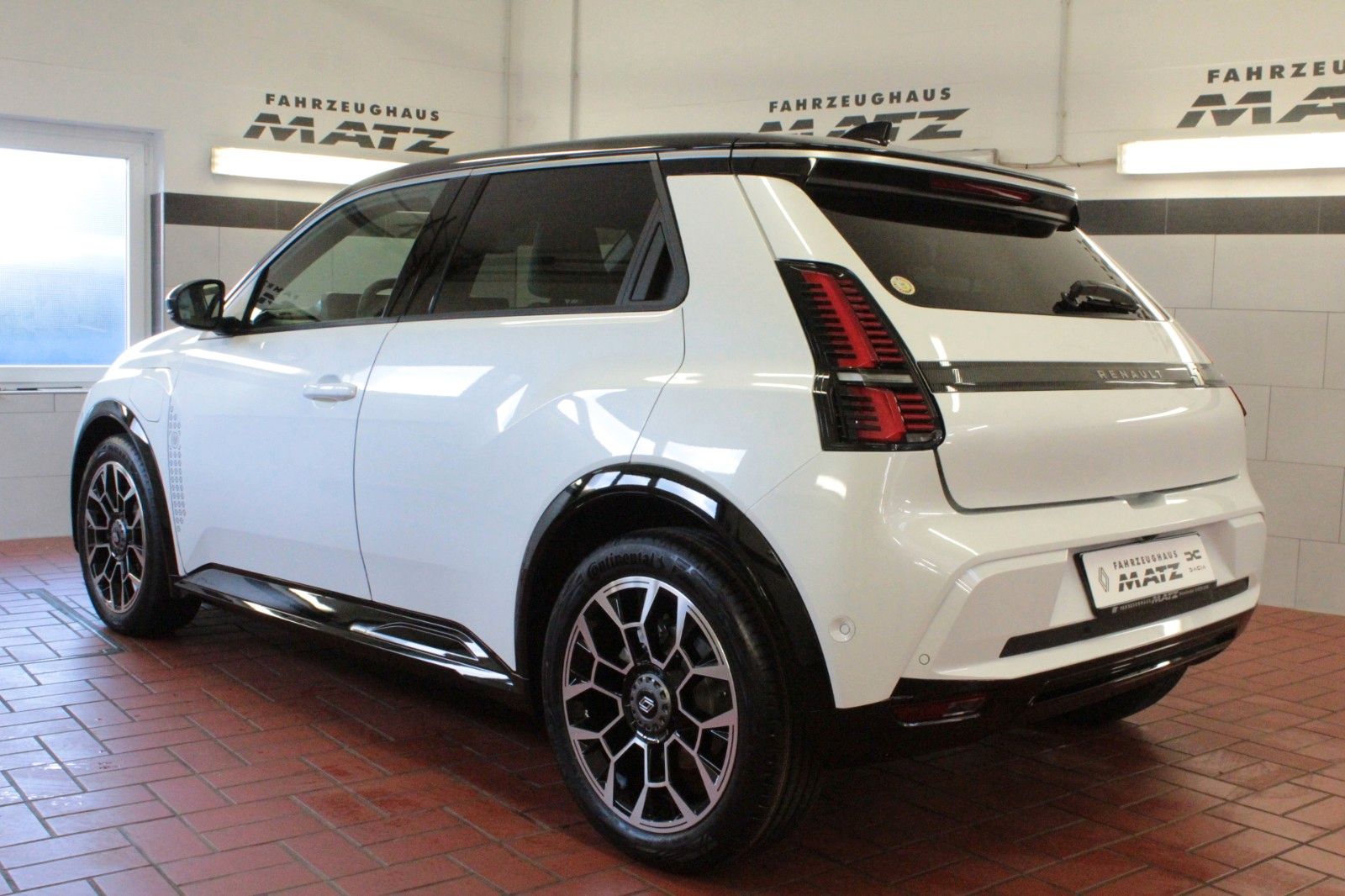 Fahrzeugabbildung Renault R 5 E-Tech 150 Comfort Range Rolland-Garros