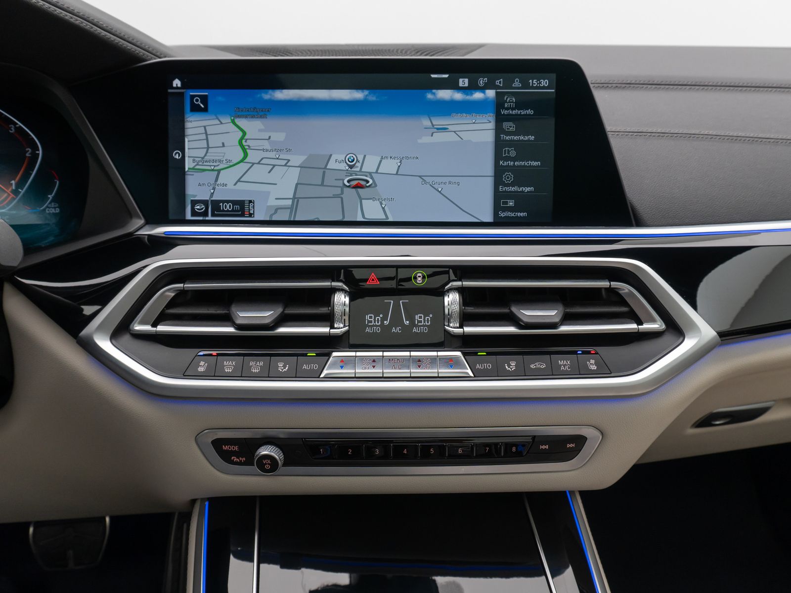 Fahrzeugabbildung BMW X5 xD30d M Sport 360°SoftCl HUD Panorama Belüftu