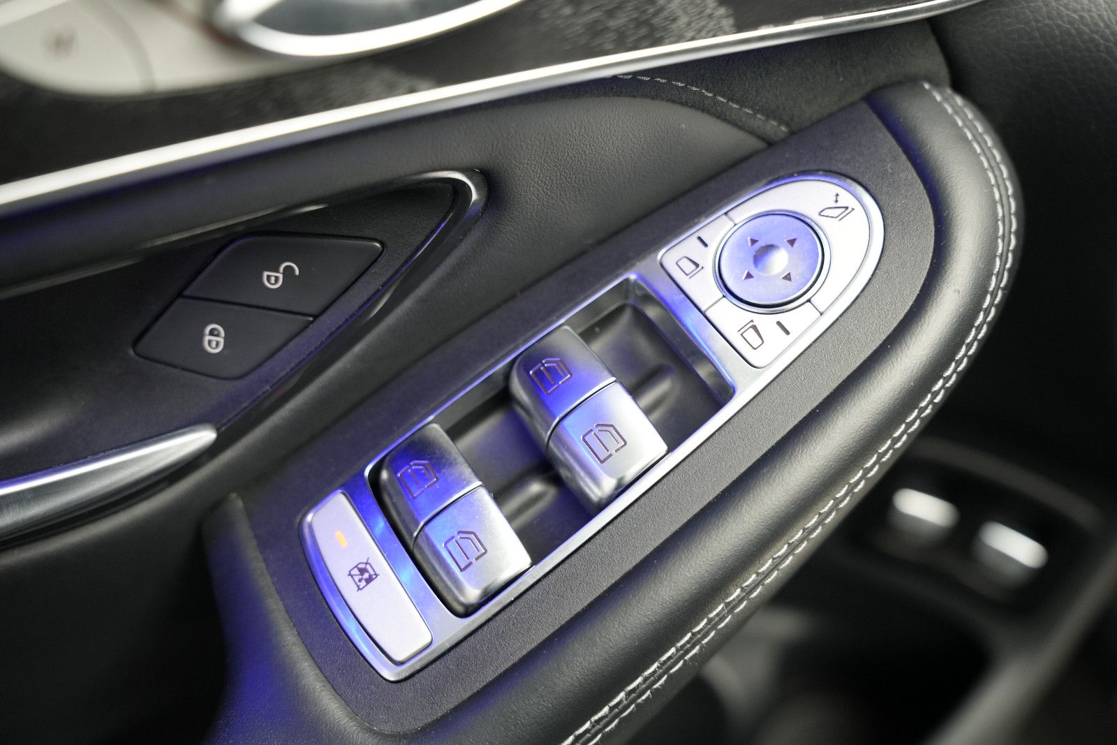 Fahrzeugabbildung Mercedes-Benz GLC 63 AMG Coupe/MBUX/Ambiente/Schiebedach/Kam/