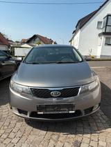 Kia Verkaufe ein Auto KIA CERATO - Kia Cerato Gebrauchtwagen