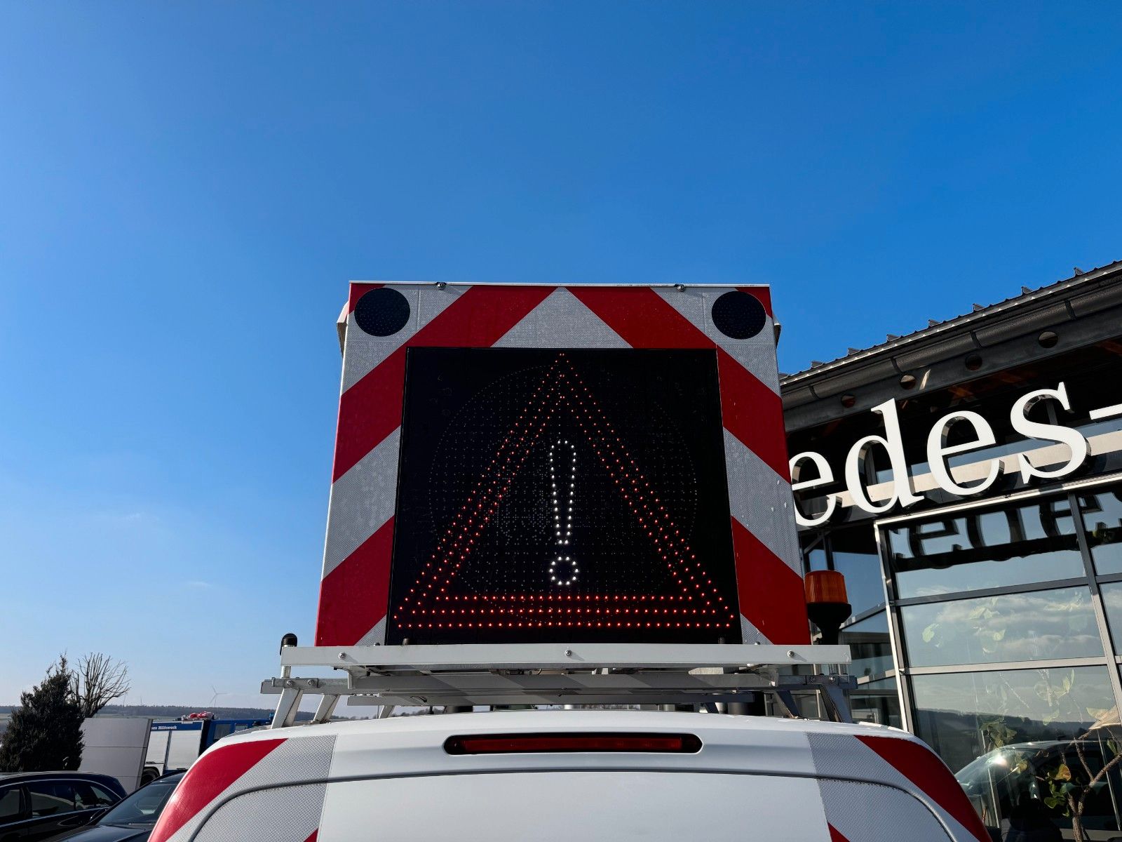 Fahrzeugabbildung Mercedes-Benz Vito 111 CDI Tourer Begleitfahrzeug BF3+ / WVZ