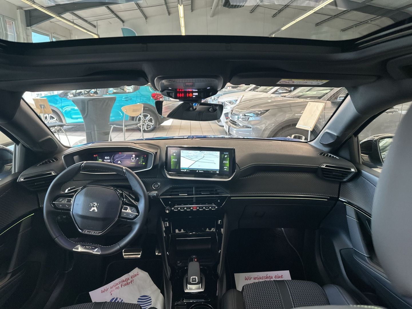 Fahrzeugabbildung Peugeot 208 GT 1.2 PureTech 130 EAT Panorama Navi ACC