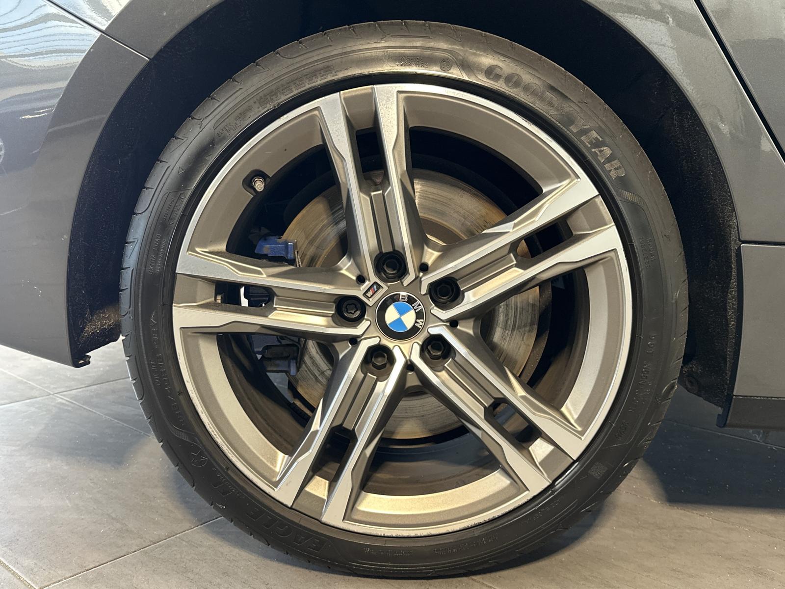 BMW M135i xDrive Sport-Aut. NAV+LED+KAMERA+18ZO+LCP