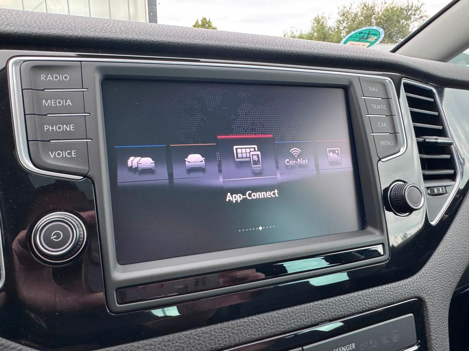 Volkswagen Golf Sportsvan VII Highline Kamera, Pano, Navi