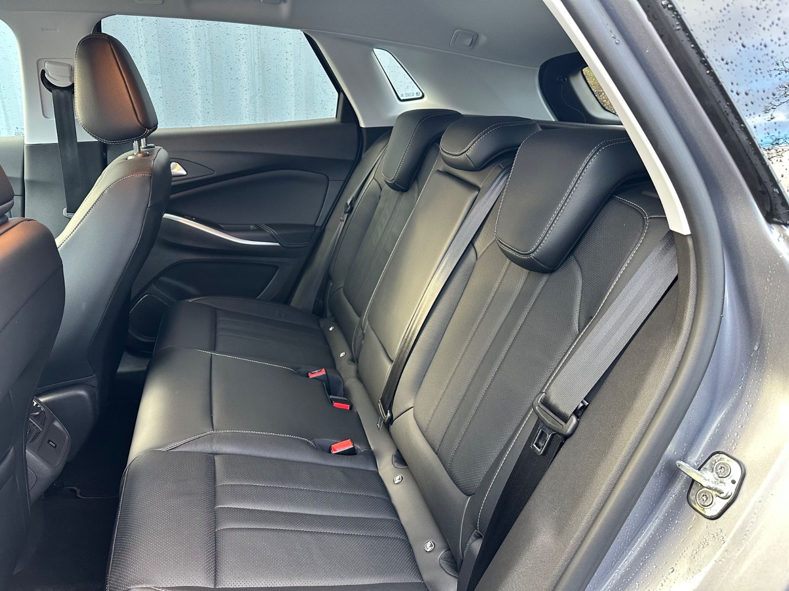 Fahrzeugabbildung Opel Grandland Elegance Plug-in-Hybrid*RFK*Leder