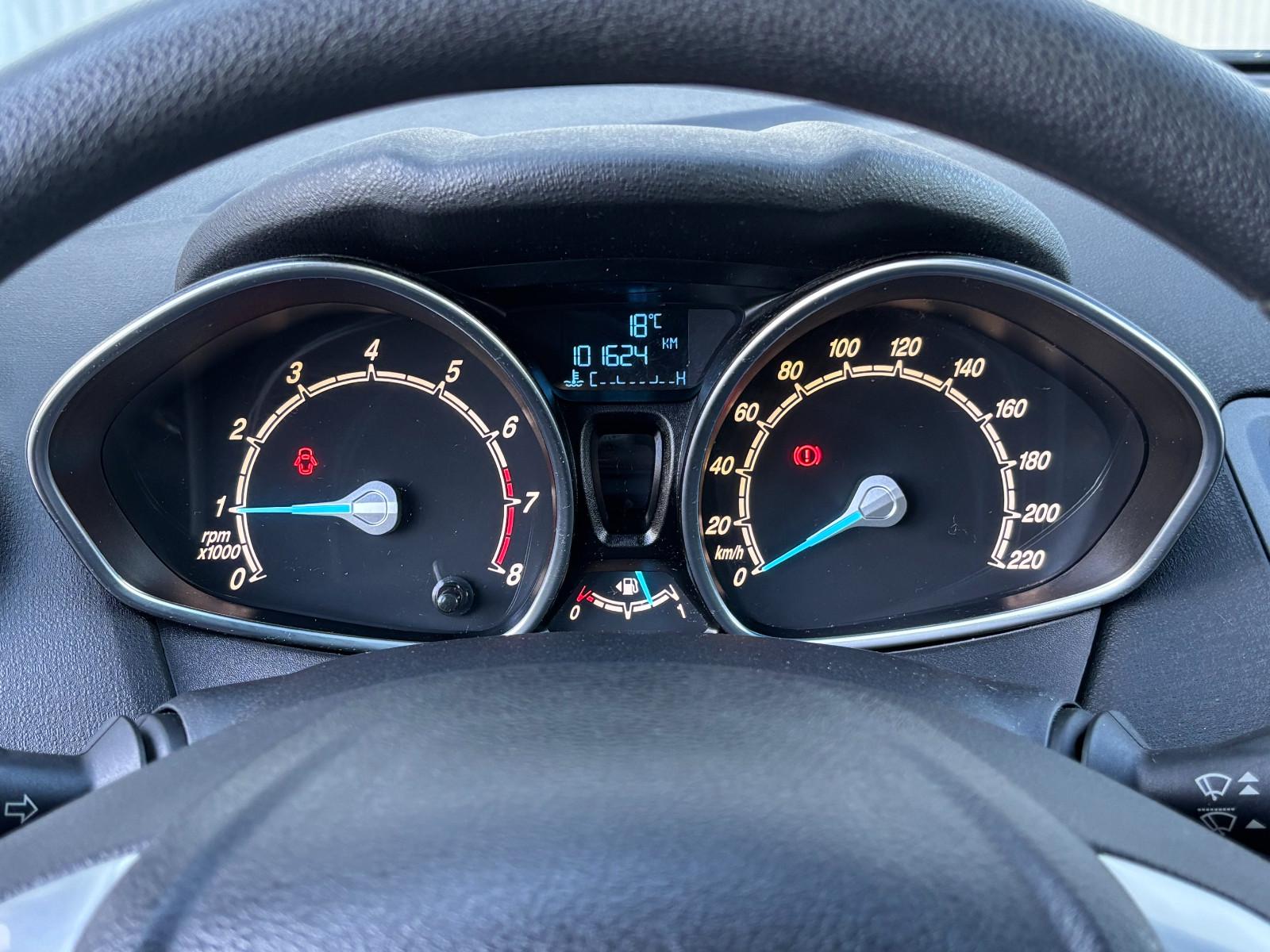 Ford Fiesta 2013 — photo 18