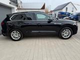 Volkswagen Touareg R-Line 4Motion"2 x R-Line"Panorama" - Volkswagen Touareg mit Diesel-Antrieb: Schwarz