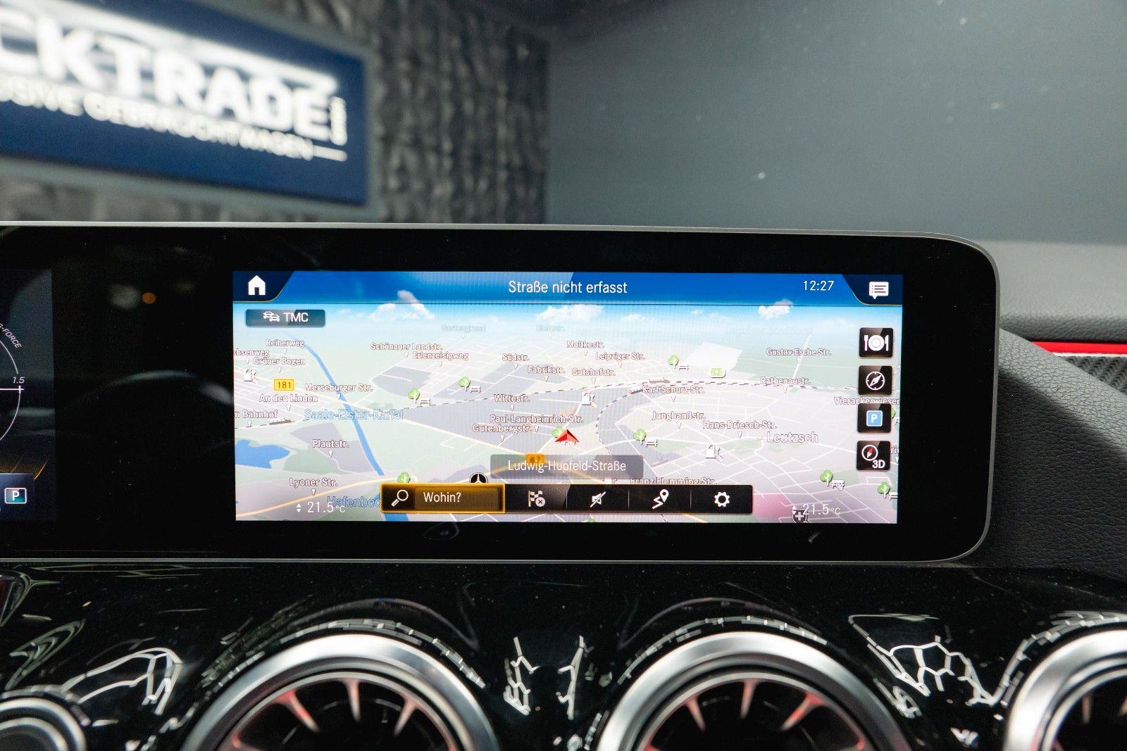 Fahrzeugabbildung Mercedes-Benz GLA 45 S AMG 4Matic | ACC | PANO | BURMESTER