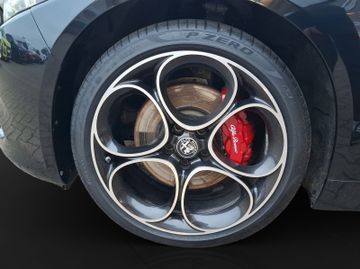 Alfa Romeo Giulia Veloce 2.0 Turbo 16V Q4 Kam.+KeyLess+SHZ