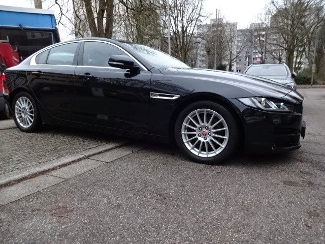 Jaguar XE  Automatik,Xenon,Leder,Navi.Kamera,Euro-6