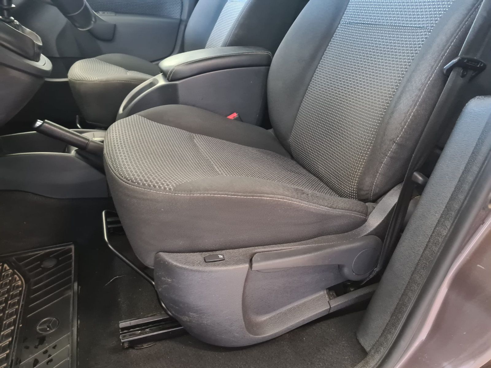 Fahrzeugabbildung Mercedes-Benz Citan Kombi 112 lang / KLIMA / 1. Hand