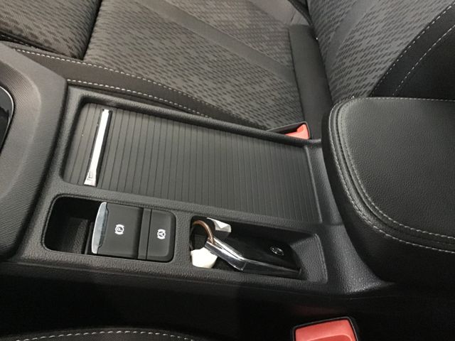 Fahrzeugabbildung Skoda Octavia Clever Combi 1.5 TSI DSG/Navi/RFK/ACC