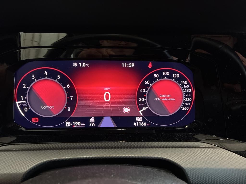 Fahrzeugabbildung Volkswagen Golf VIII TSI Active Standhzg. LEDplus Navi HUD