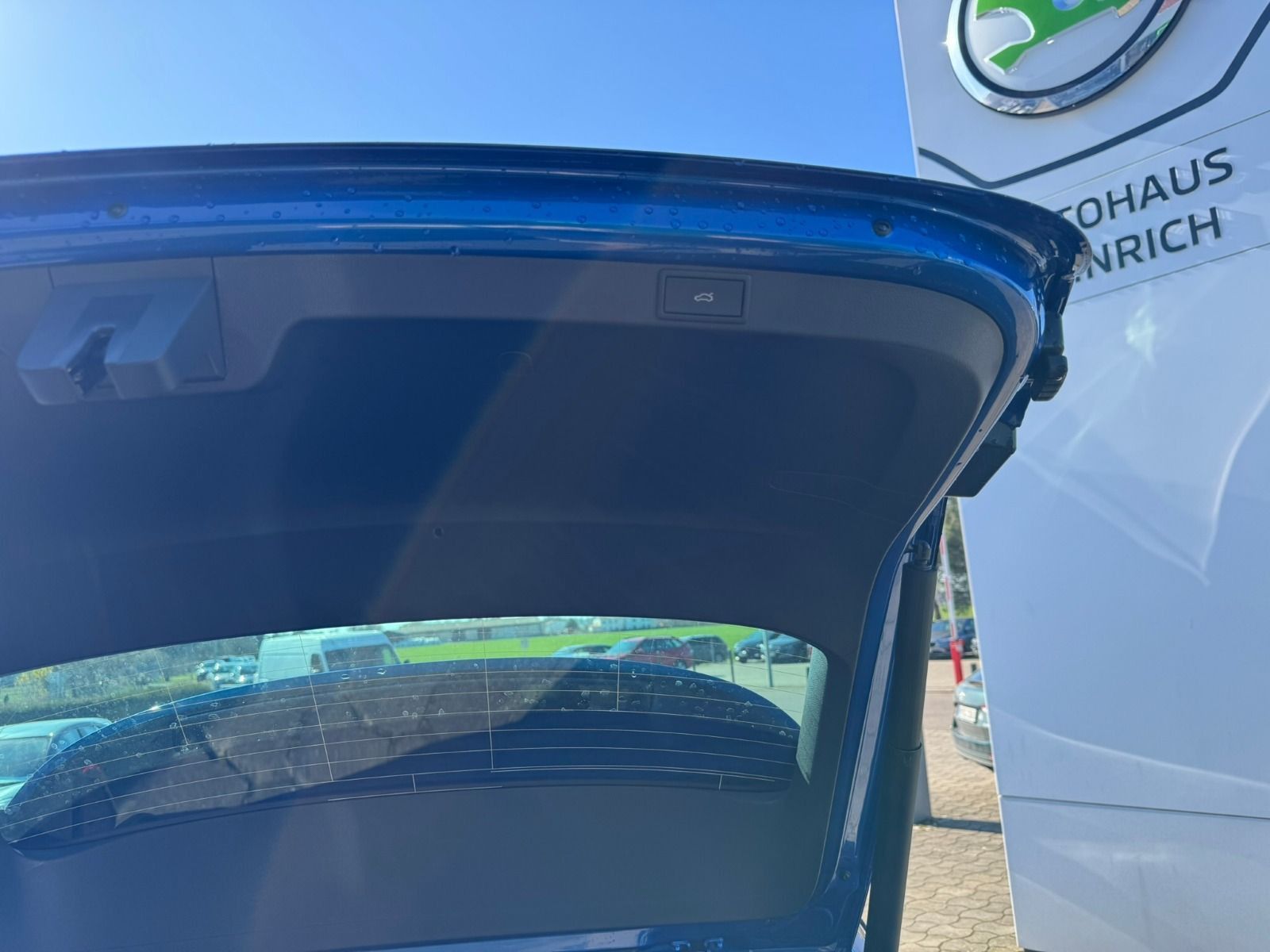 Fahrzeugabbildung SKODA Octavia Combi Tour 2,0 TDI 110kW 7-Gang-DSG