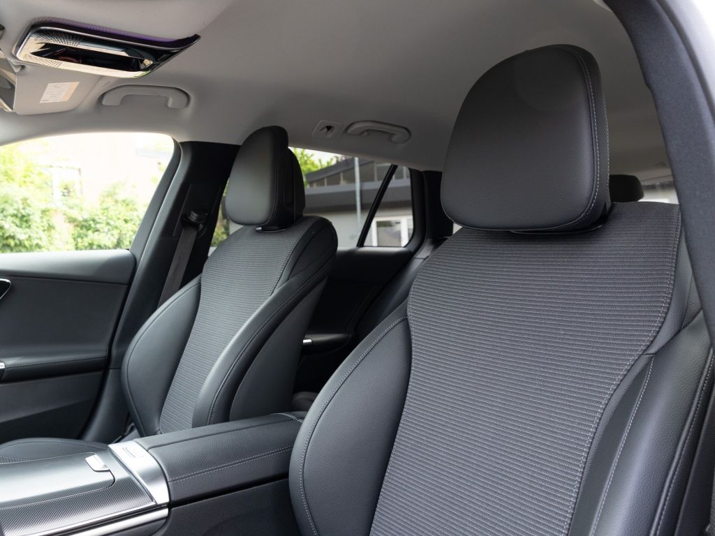 Mercedes-Benz C 300 e T AVANTGARDE 360 AHK DISTR KAMERA foto 8