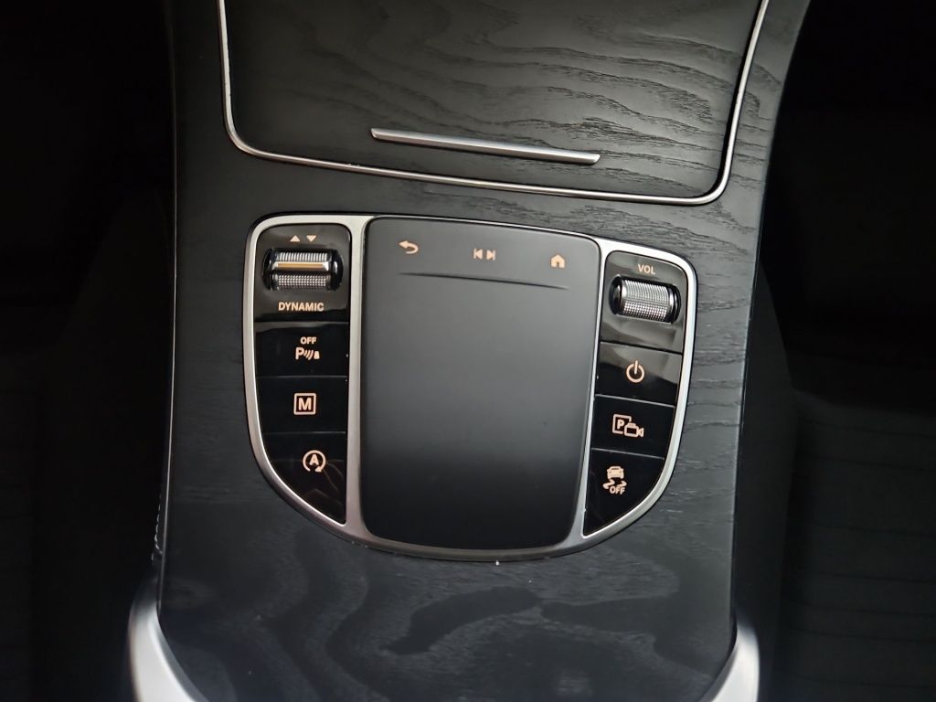 Fahrzeugabbildung Mercedes-Benz GLC 200 d 4M Pano MBUX LED