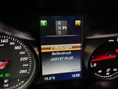 MERCEDES-BENZ GLC 250 4Matic / NUR 49.tKM / 2.HD / LED / MERCEDES-BENZ GLC 250 4Matic / NUR 49.tKM / 2.HD / LED /
