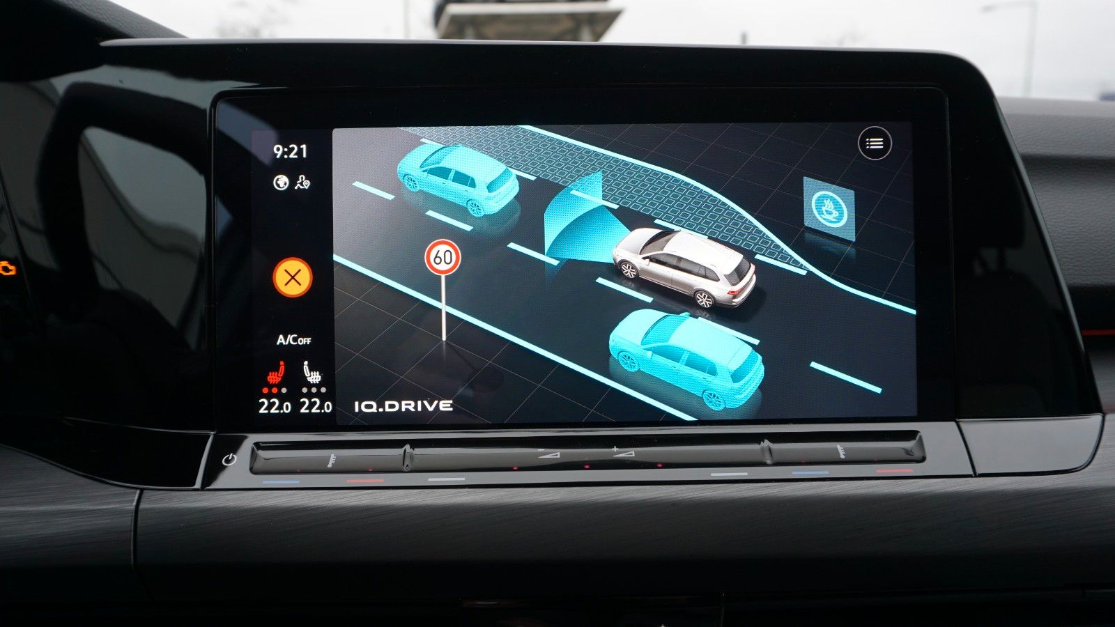 Fahrzeugabbildung Volkswagen Golf VIII Variant Style, Navi,LED,HUD,Kamera +WR