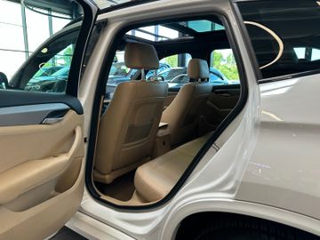 BMW X1 18 d *M-Paket*NAVI*TEMPO*PDC*PANO*