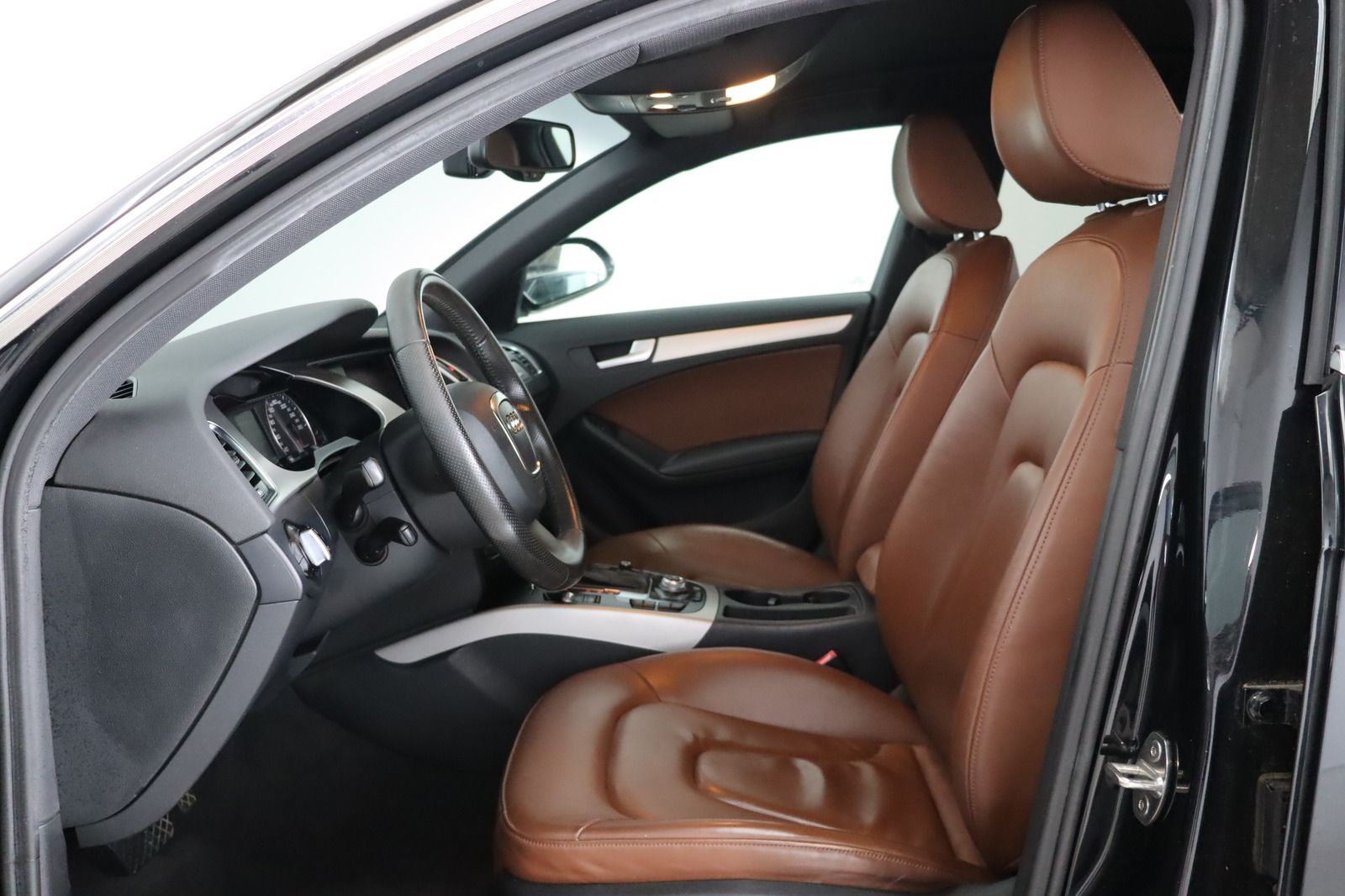 Fahrzeugabbildung Audi A4 2.0 TFSI quattro Avant * BI-Xenon * Navi *