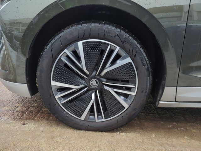 Fahrzeugabbildung SKODA Enyaq 60 Loft AHK PLUS WINTER