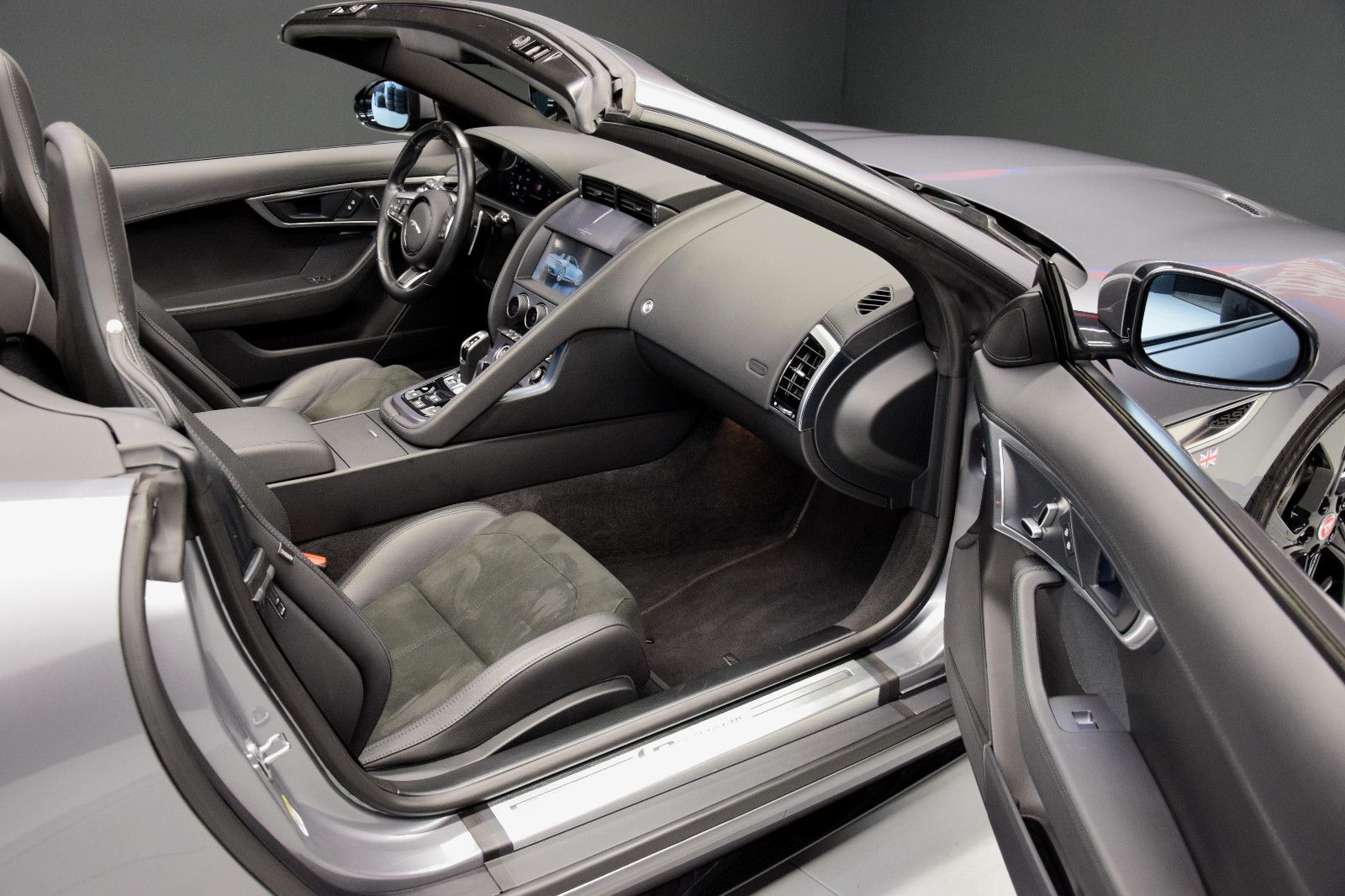 Fahrzeugabbildung Jaguar F-Type Cabriolet R-Dynamic Perf.AGA Temp. Kamera