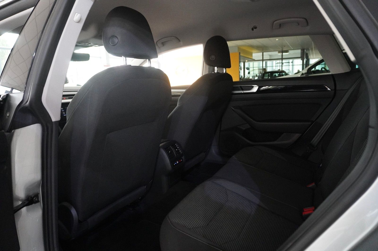 Fahrzeugabbildung Volkswagen Arteon Shooting Brake 2.0D DSG NAVI/VIRT/SH/DAB+
