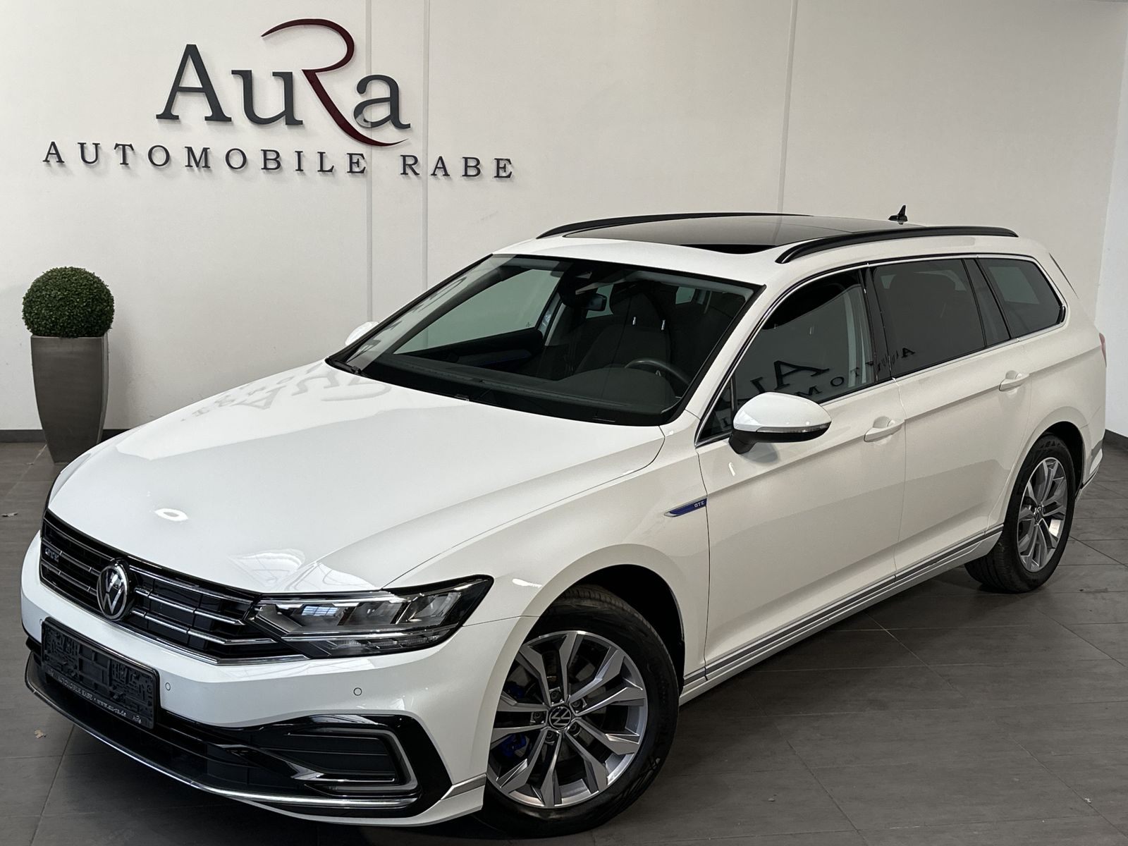 Fahrzeugabbildung Volkswagen Passat Variant GTE 1.4 TSI DSG NAV+LED+PANO+KAM