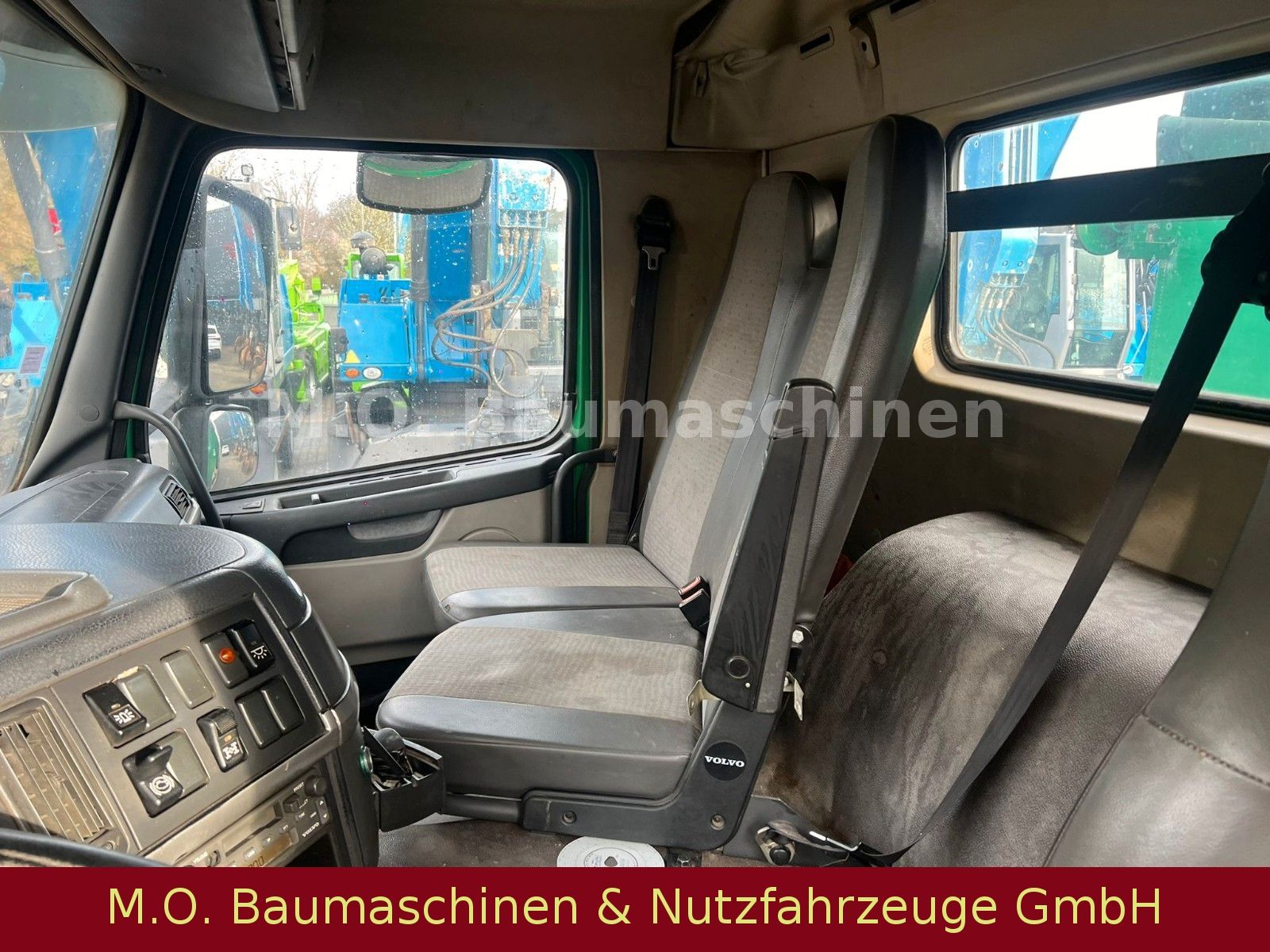 Fahrzeugabbildung Volvo FM12 / 6x4 / Plane /