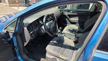 Volkswagen Golf - 6