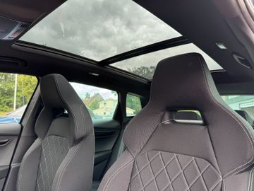 Skoda Karoq Sportline 1.5 Matrix+AHK+Panodach+Kamera