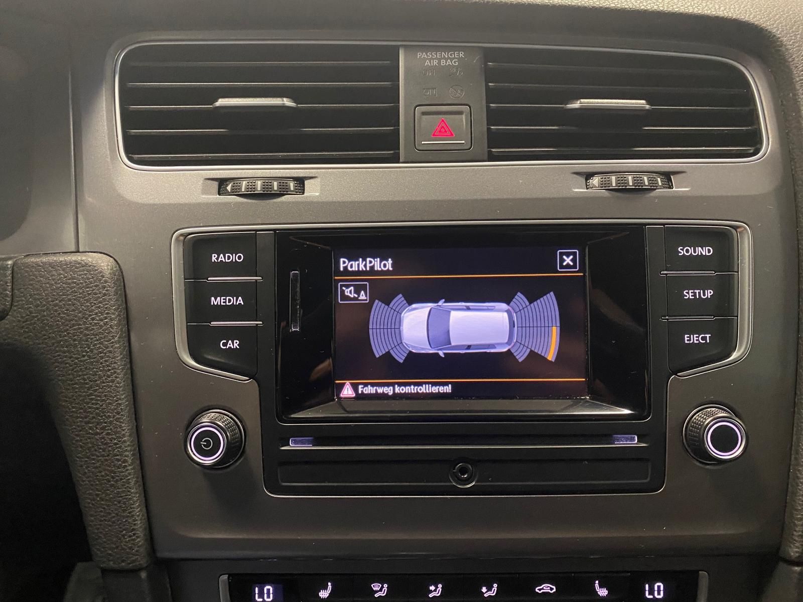 Fahrzeugabbildung Volkswagen Golf 1.2 TSI Lounge BMT+ PDC V&H+SITZHEIZ+KLIMA+
