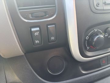 Renault Trafic - 12