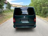 Volkswagen T5 Multivan California - Volkswagen T5 Multivan mit Diesel-Antrieb: Grün