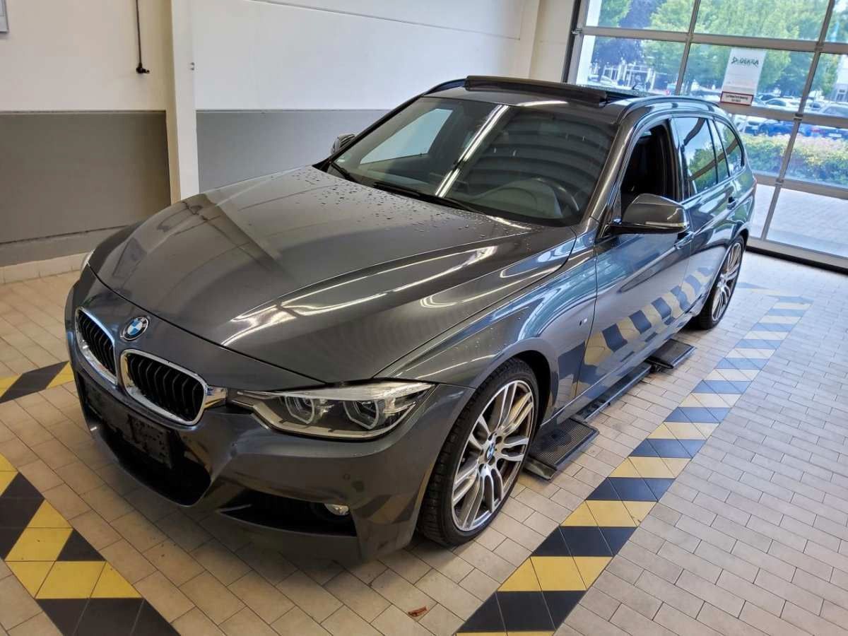 BMW 320d Touring M Sport **LED/AHK/PANO/SHZ**