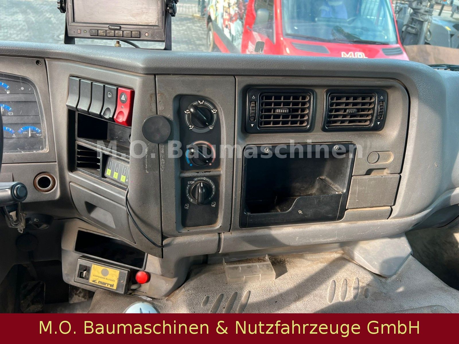 Fahrzeugabbildung Renault Kerax 370-26 DCI  / 6x4 / Marell THM 20 /